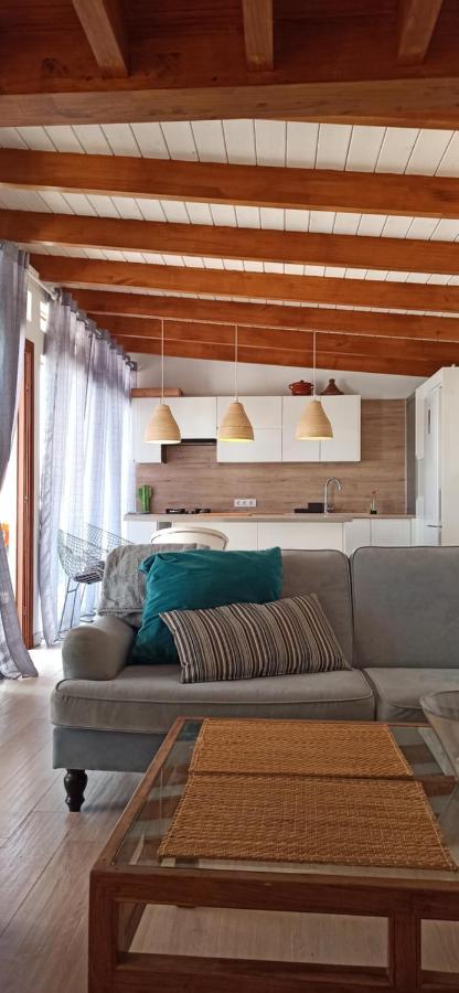 Beautiful Chalet With Wifi And Free Parking Arona  Exteriör bild