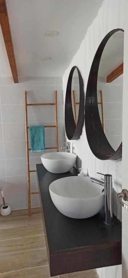 Beautiful Chalet With Wifi And Free Parking Arona  Exteriör bild