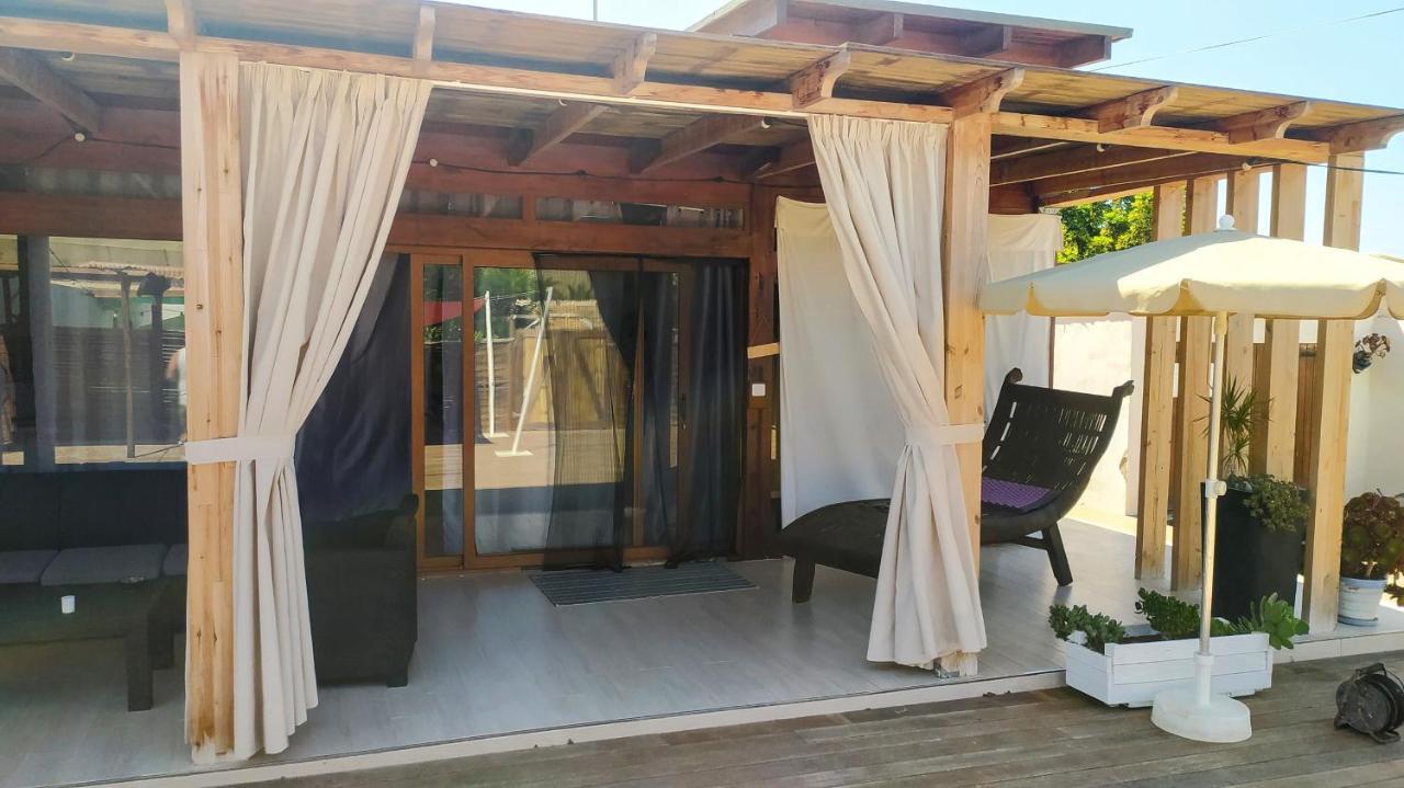 Beautiful Chalet With Wifi And Free Parking Arona  Exteriör bild