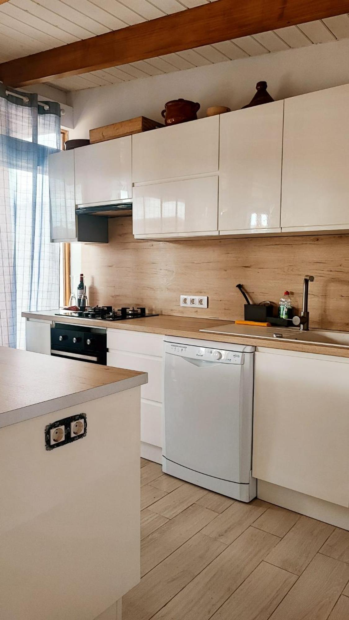 Beautiful Chalet With Wifi And Free Parking Arona  Exteriör bild