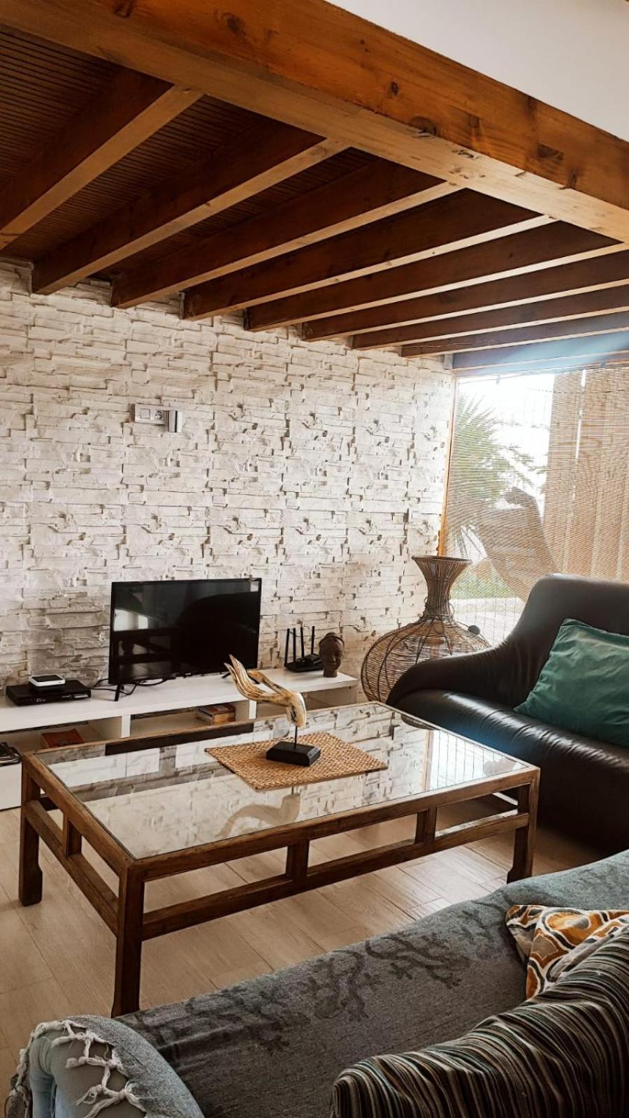 Beautiful Chalet With Wifi And Free Parking Arona  Exteriör bild
